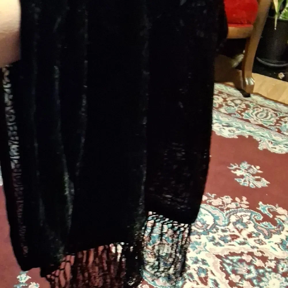 Elegant Black Fringe Scarf (DNB)